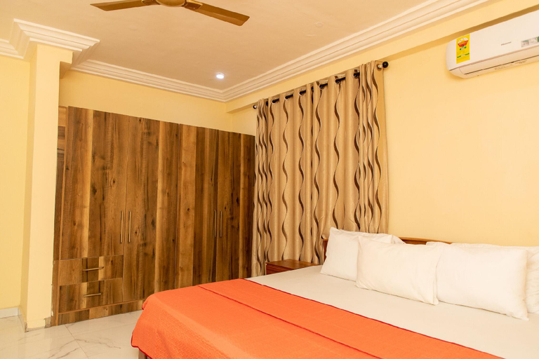 Others 3, Spacious & Outstanding 3-bed Furnished Apartment, Accra