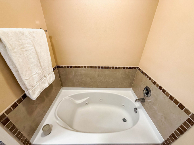 Bathroom 3, The Point Resort Orlando, Orange