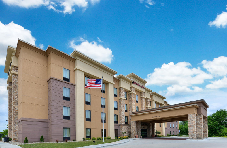 Exterior & Views 1, Hampton Inn Iowa City/University Area, Johnson