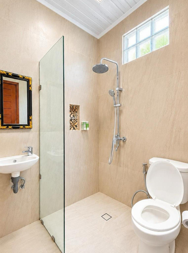 Bathroom 4, Taman Giri House 3 Bedrooms Nusa Dua, Badung