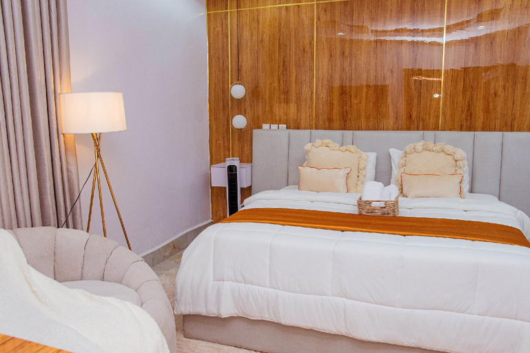 Others 3, TM Luxe Stays Apartment, Egbeda
