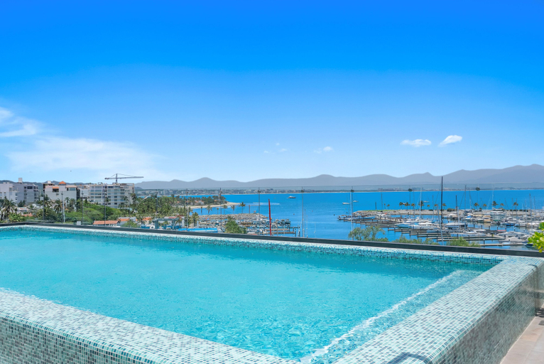 Others 5, 2BR Condo Near the Ocean With Pool, Gym, Wifi & Balcony, Compostela