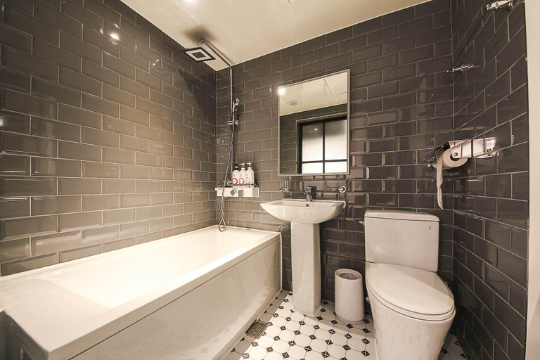 Bathroom 5, Osan CHILL7, Pyeongtaek