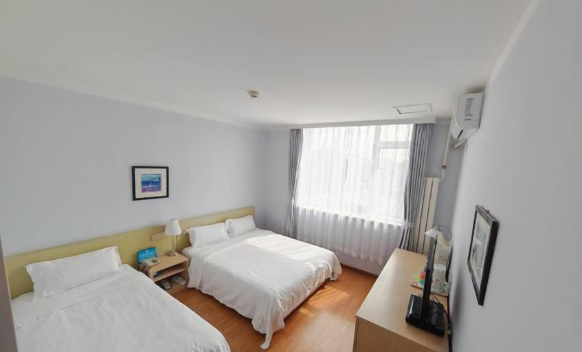Bedroom, Guantong Modern Hotel (Beijing Qianmen), Beijing