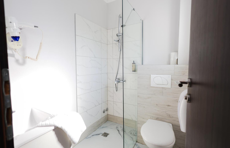 Bathroom 4, Hotel Ivona, Herzegovina-Neretva