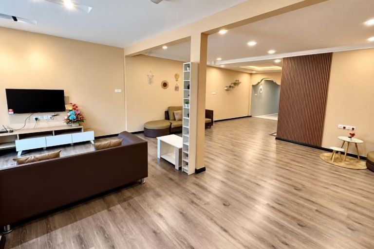 Others 5, Ang Lee Holiday Home 2, Semporna
