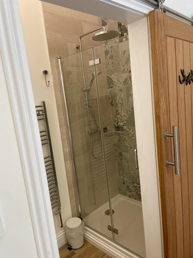 Bathroom 3, Hunt House Rooms, Northamptonshire