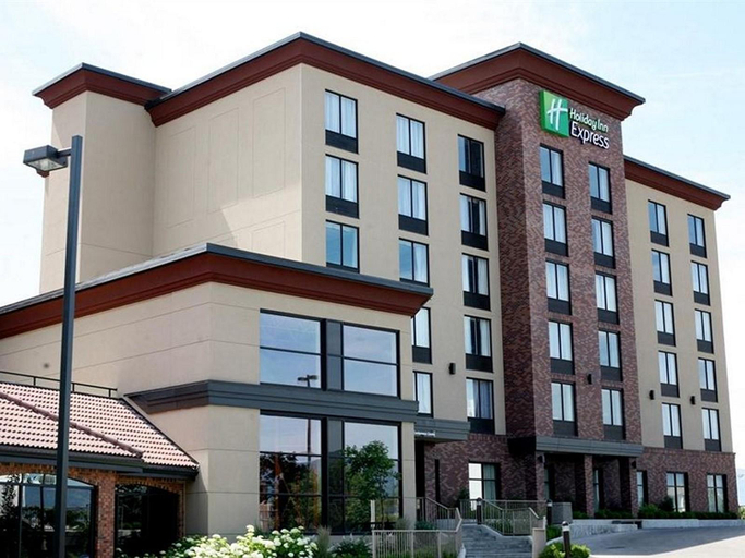 Others 3, Hilton Garden Inn Kelowna, Central Okanagan