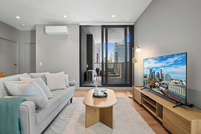 Others 3, High-Rise 2-Bed Apartment Near South Melbourne, Melbourne
