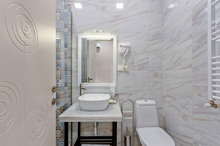 Bathroom 4, Monument 1880, Tbilisi