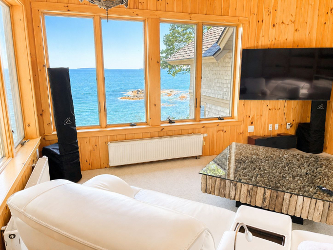 Others 5, Private Oceanfront Retreat Panoramic Views, Deck & Rocky Shore, Hancock