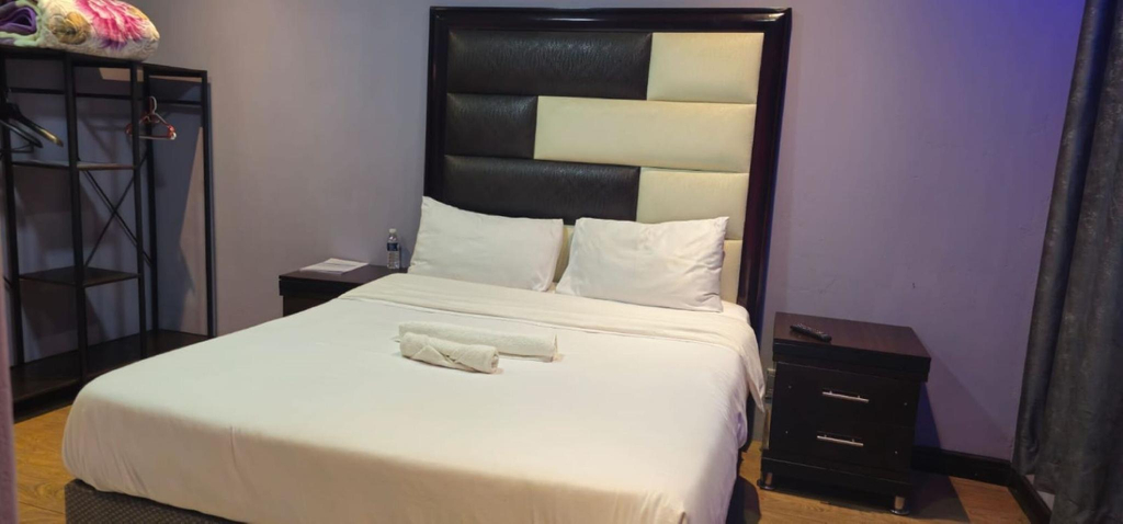 Others 5, Adelina Hotel, Bojanala