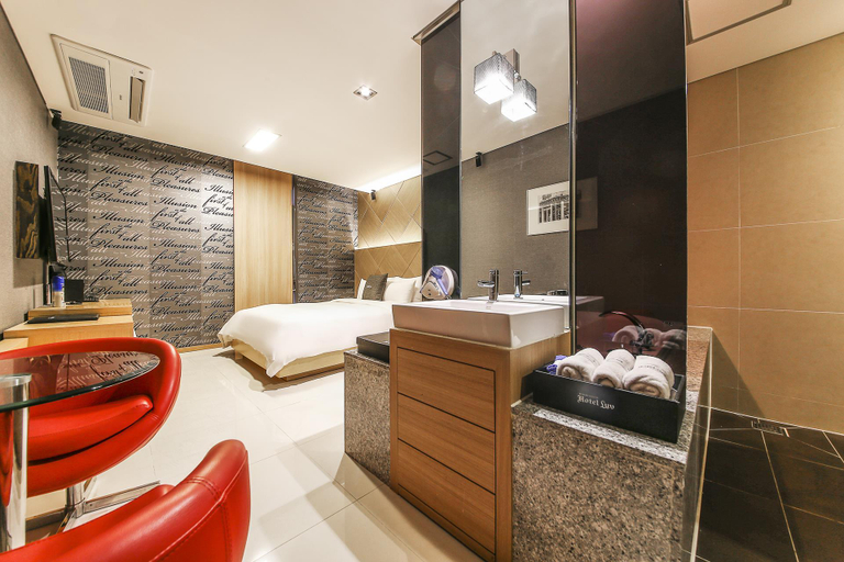 Bathroom 5, Gimpo LUV, Gimpo