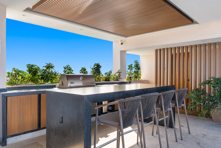 Others 5, Luxury 2BR Lock-off Rooftop Pool Golden Zone, Compostela