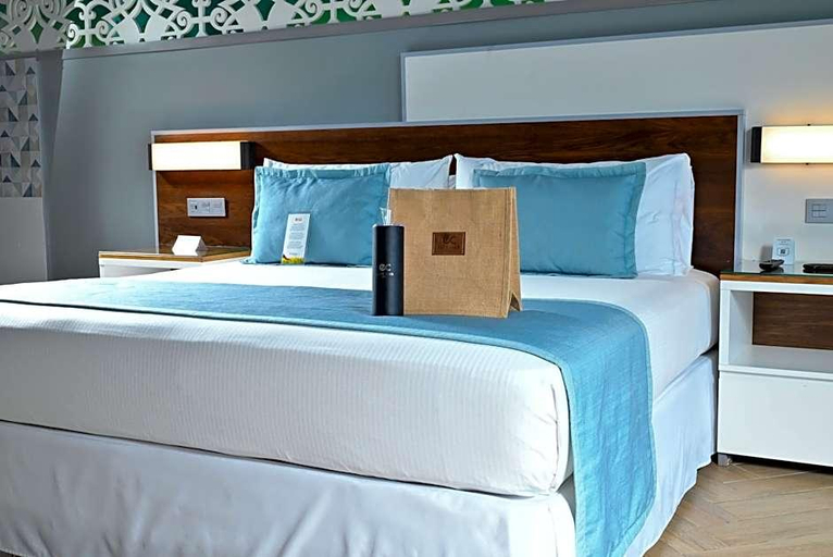 Bedroom 2, Riu Palace Costa Mujeres - All Inclusive, Isla Mujeres