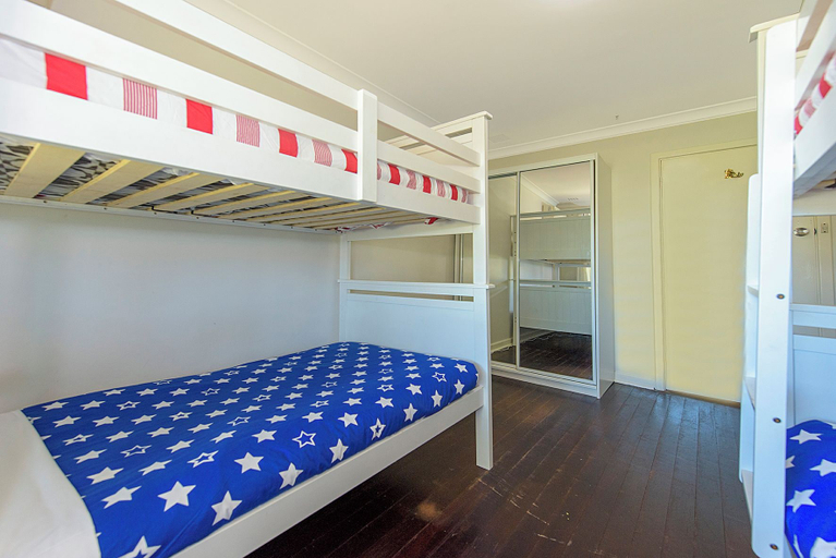 Bedroom 2, Willmott Beach House, Busselton