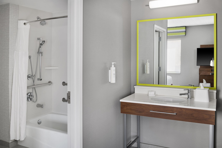 Bathroom 5, Hampton Inn & Suites Parsippany/North, Morris