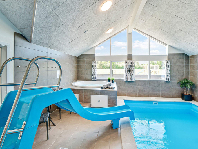 Others 5, 5 Star Holiday Home in Norre Nebel, Varde