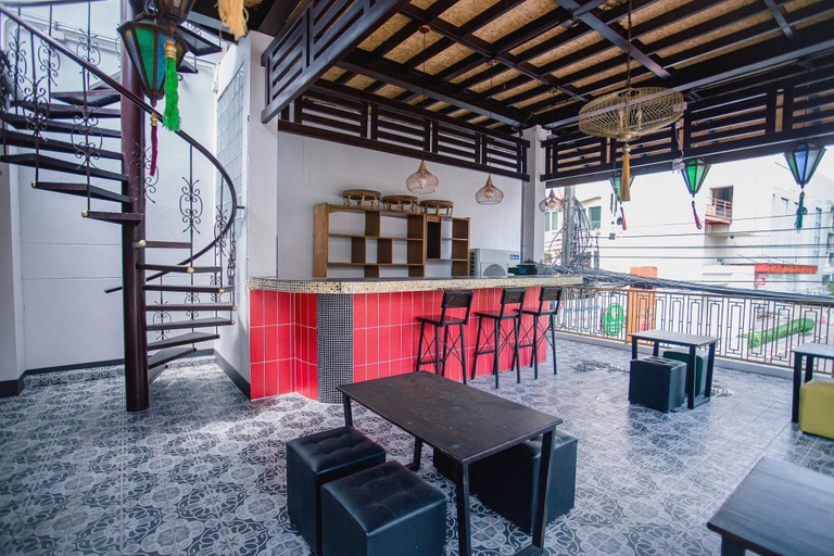 Food & Drinks 5, Tee thaphare hotel, Muang Chiang Mai