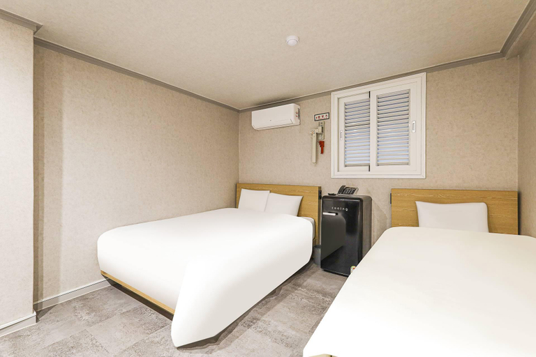 Bedroom 4, Sillim Aram, Gwanak