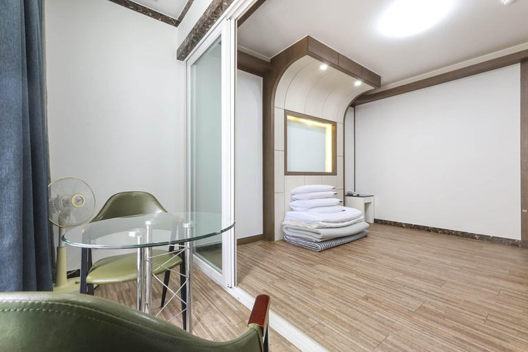 Bedroom 4, Daecheon Benikea Hotel, Boryeong