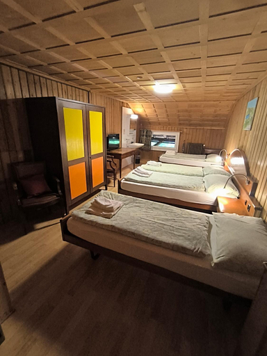 Bedroom 2, Gasthaus Waldhaus, Obwalden