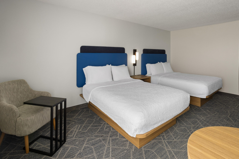 Bedroom 2, Hampton Inn Staunton, Augusta
