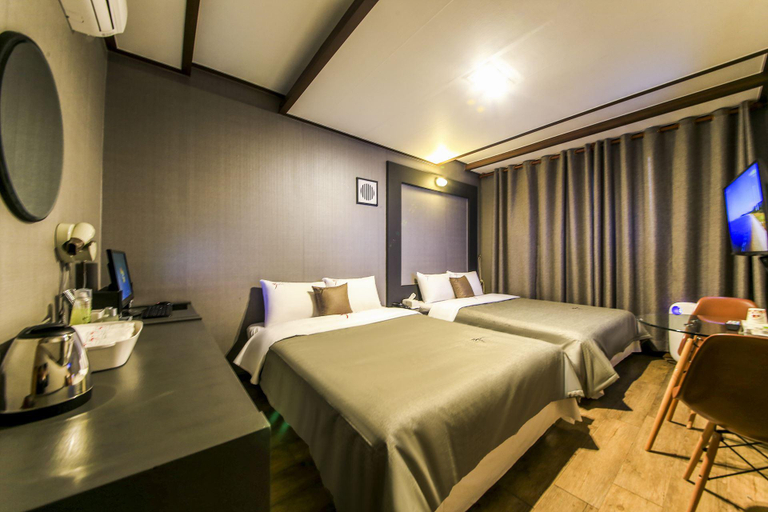 Bedroom 3, Yeongdong 32 Days, Yeongdong