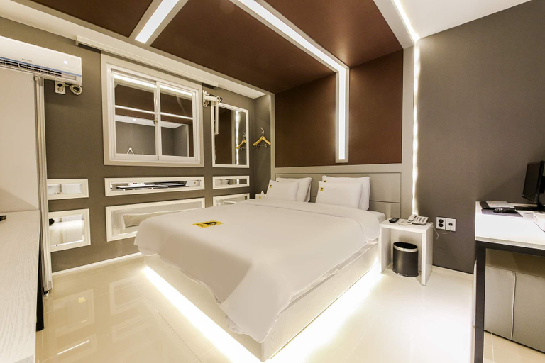 Bedroom 4, Gwangju Sinandong Katok, Buk