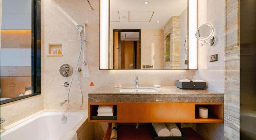 Bathroom 5, Horizon Hotel, Kunming