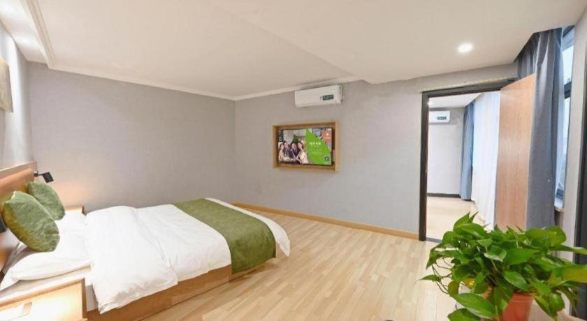 Bedroom 3, GreenTree Inn Jiangsu Suzhou Taiping High-Speed North Station Express Hotel, Suzhou