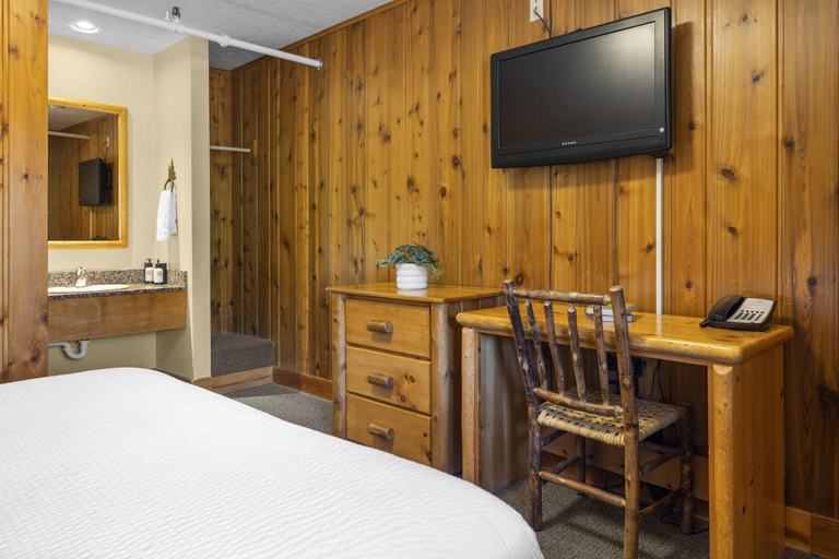 Bedroom 3, St. Mary Village, Glacier