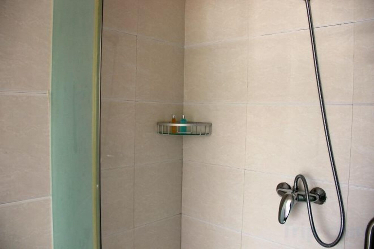 Bathroom 4, Baiwei Business Hotel (Qinhuangdao Railway Station), Qinhuangdao
