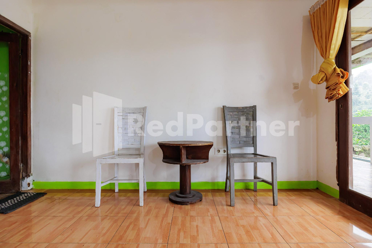 Public Area 3, Villa Kampus near Taman Safari Cisarua Puncak RedPartner, Bogor