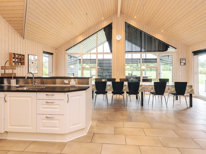 Food & Drinks, 5 Star Holiday Home in Hojslev, Skive