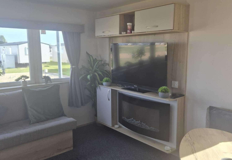 Others 5, Seaside Cabin - Sleeps 8 - Parking - Balcony, Lincolnshire