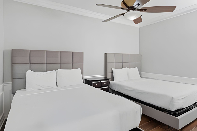 Others 5, Vista Cay 4BR Condo w/ Balcony & Foosball Fun, Orange