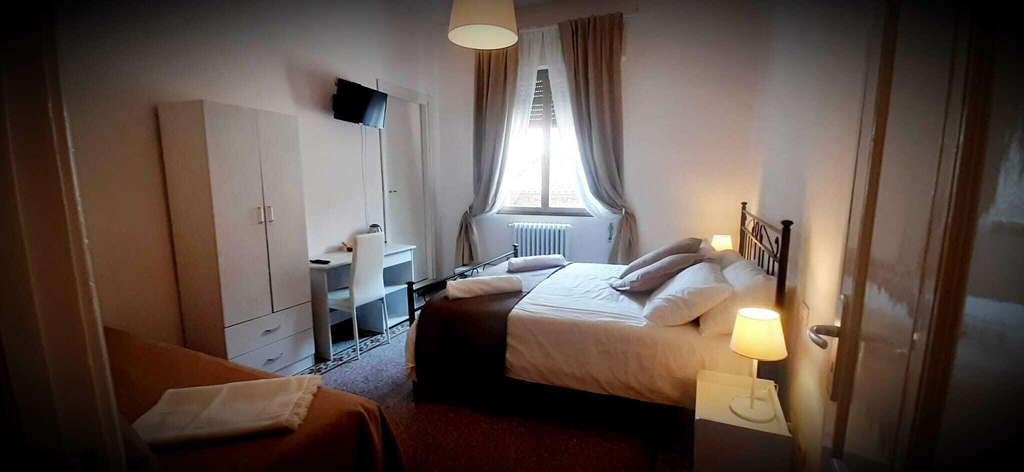 Others 4, Locanda VEVE', Massa Carrara