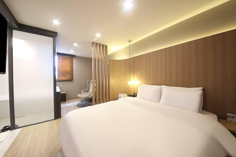 Bedroom 3, Busan Sasang Nakdongdaero Brown Dot, Sasang