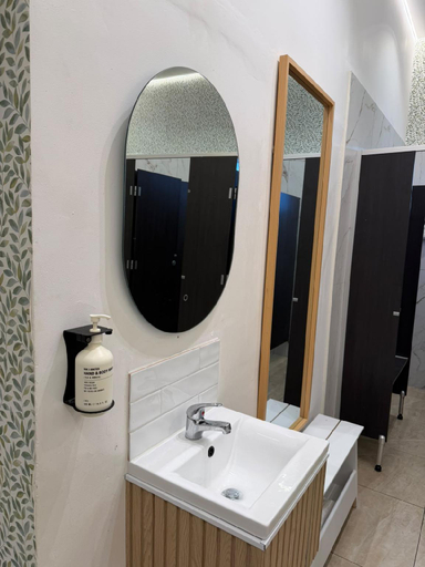 Bathroom 3, Tequila Sunrise Hostel Surfers Paradise, Gold Coast