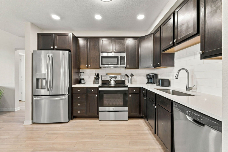 Others 5, Orlando for Work or Play, Comfortable 3BR Condo, Orange