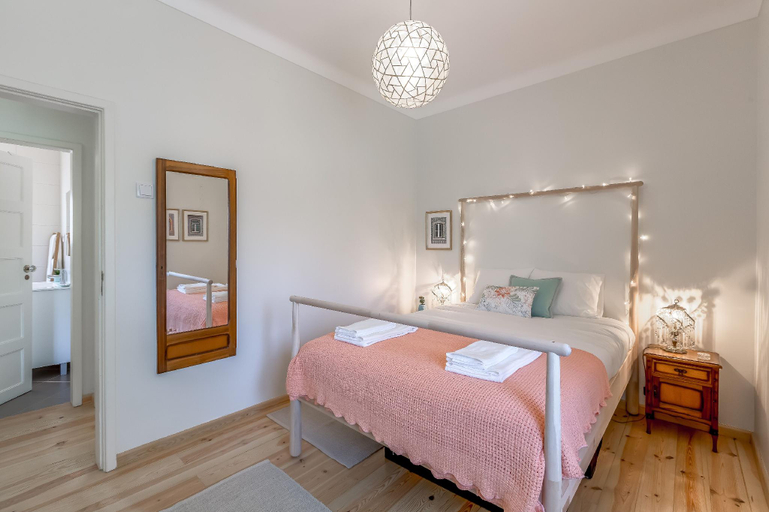 Others 2, Sunny, Bright and Quiet Apartment, By TimeCooler, Lisbon