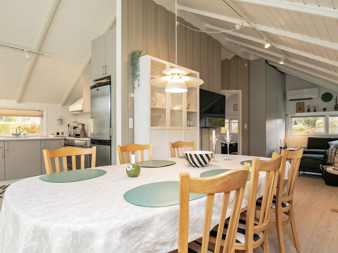 Food & Drinks 4, 4 Star Holiday Home in Hals, Aalborg