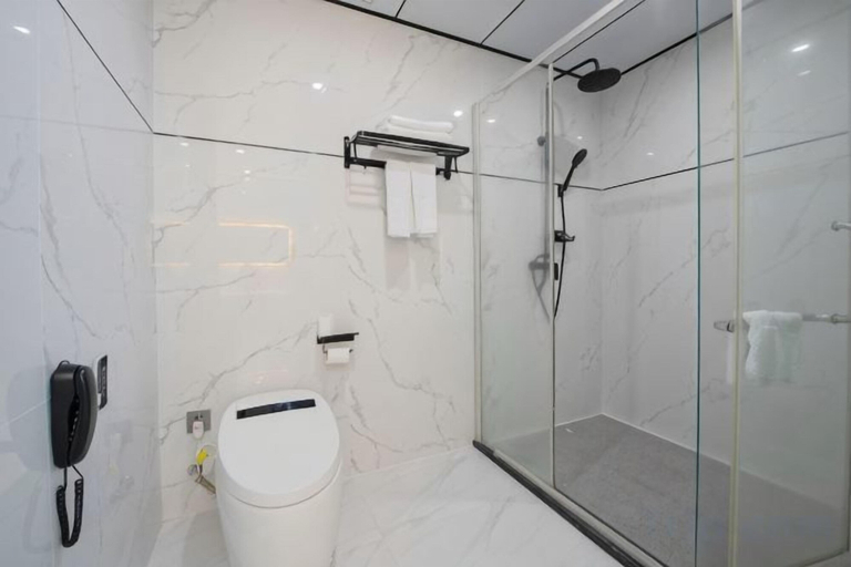 Bathroom 4, Baohua Hotel, Chaozhou