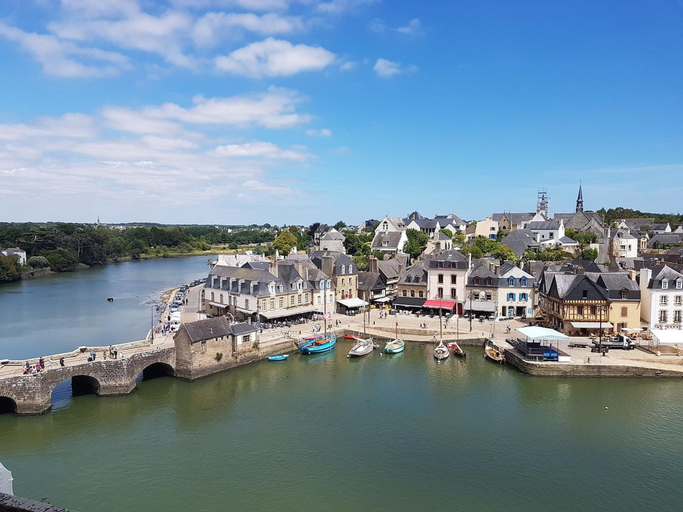 Others 5, Romantic Getaway in Malansac With Pool, Morbihan