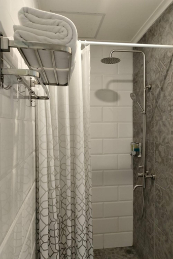 Bathroom, Key Inn Hotel Bogor, Bogor