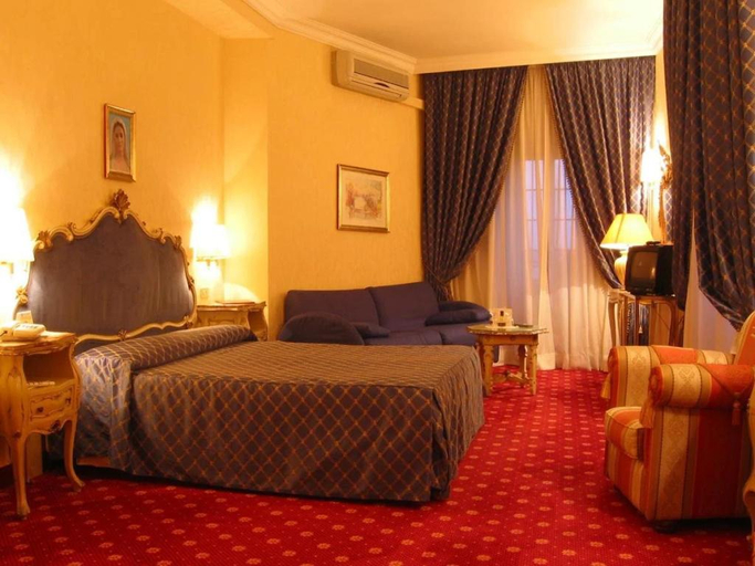 Bedroom 2, Hotel Eliseo, Rome