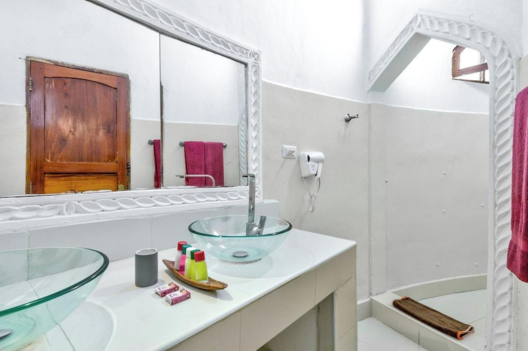 Bathroom 4, Waridi Beach Resort and Spa, Kaskazini 'A'