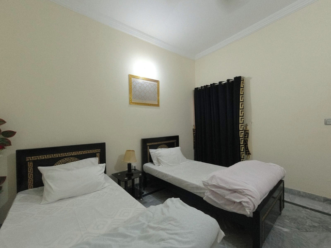 Others 3, Room-room Cozy Guest Room in Rawalpindi, Islamabad