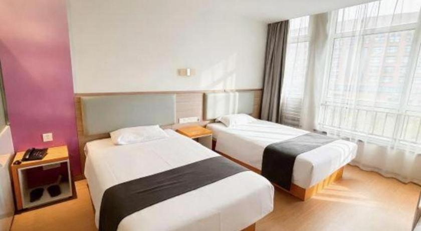 Bedroom 4, 7Days Inn Tianjin Airport NO.1 Bridge Branch, Tianjin
